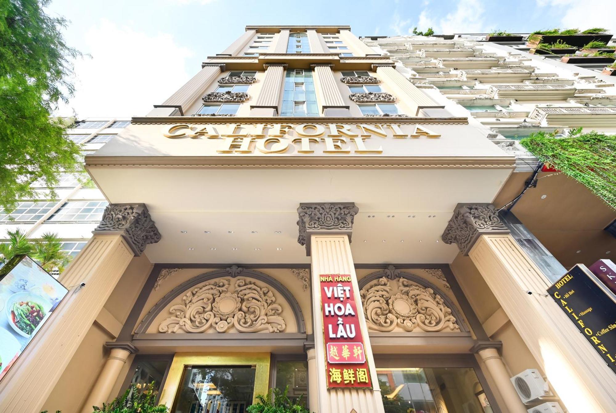 California Saigon Hotel & Rooftop Pool Хошимін Екстер'єр фото