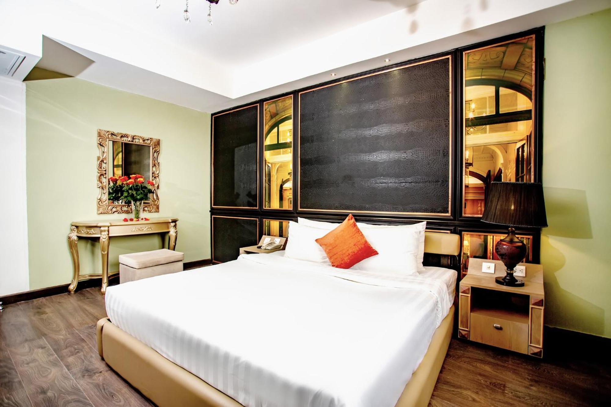 California Saigon Hotel & Rooftop Pool Хошимін Номер фото